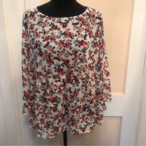 Arizona Jeans Crochet Back Floral Top Size XXL - Picture 1 of 4
